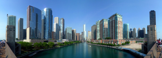 angrylilshit:  So like, I’ve never understood those posts that are like “oh the midwest is nothing but cornfields” like,haveyoueverfuckinglookedattheMidwestonceinyourlife?TheMidwestisabsolutelyfuckingbeautiful.