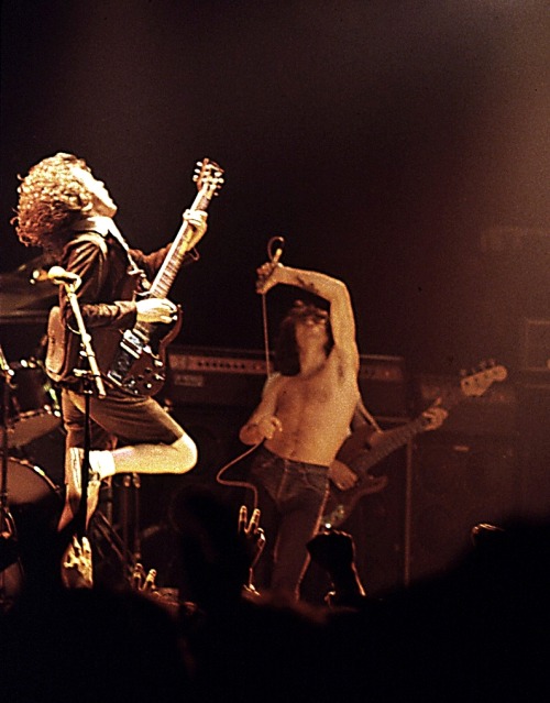 Porn psychedelicway:  AC/DC - Belfast, 1979  photos