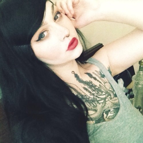 kimlucille:  Finally got ready today, lazy girl 