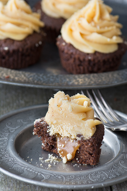 foodffs - Millionaires’ Cupcakes – Chocolate cupcakes topped...