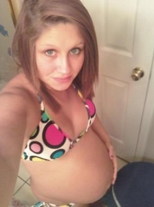preggogirl:  Pregnant selfie   Follow me at preggogirl.tumblr.com