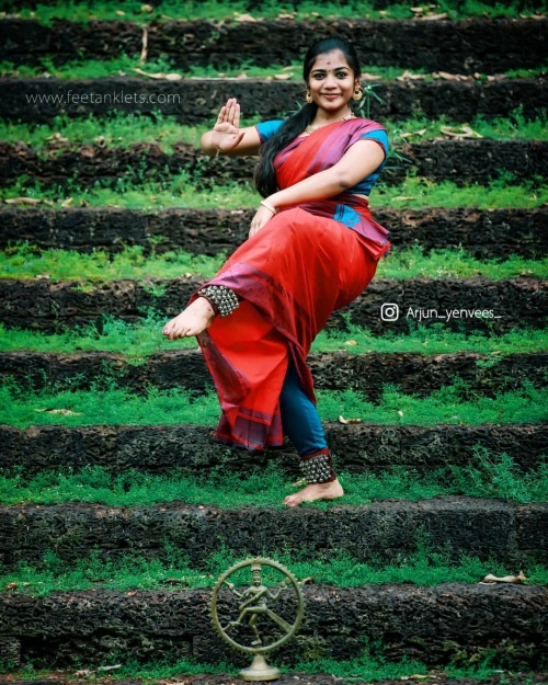 Dance is the perfect balance between perfection and beauty  . . In frame @abhinaya_velayudhan  . . #