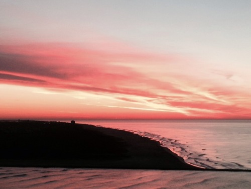 doctrwhos: the sunrise over the beach this morning