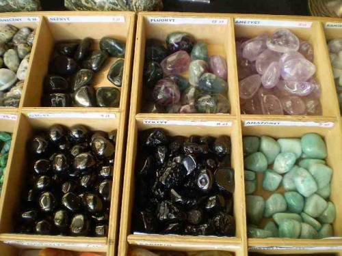 Polished minerals and stones sold as merchandise during LLA = Lwóweckie Lato Agatowe (= Lwowek’s Aga