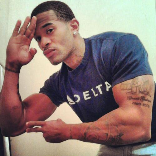 nubiannudaveritas:  Say hello to 26 year old, 5’7” 169-lb., Maurice Wolfe. 