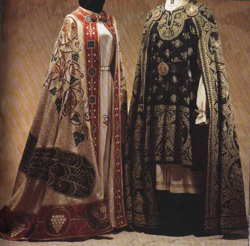 medieval-woman: sartorialadventure: Byzantine clothing of the 14th century the Palio di Legnano Cost