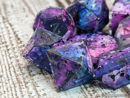 dicekatdice:Universal FracturesThese dice are currently uninked, which is why you cannot easily read
