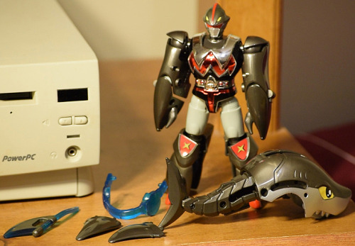 B-Robo KabutackSharkler (B-Robo No. 9) Photographed By: teleportdash.tumblr.com