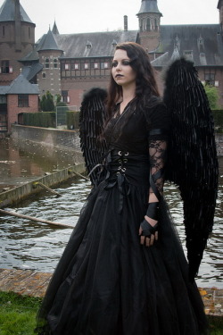 victorian-goth:Victorian goth http://victorian-goth.tumblr.com/