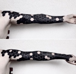 tattoobodies:  tattooingisanart:  Jessi Manchester