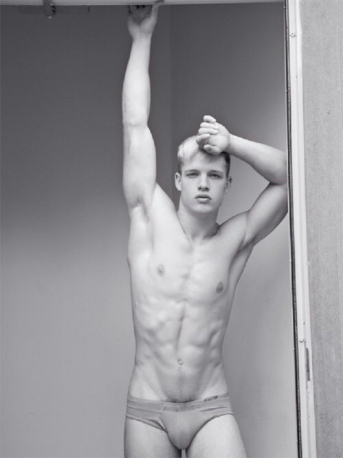 Guys In Speedos