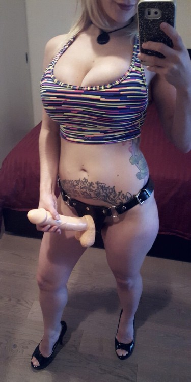 yourgirlfriendsfetishes:  For Becky.  How’s this for size?   Love Aura xo 