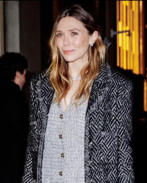 HOW DOES THIS WOMAN GET TO BE SO PRETTY
