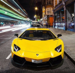 luxurysupercars:  Lamborghini Aventador!