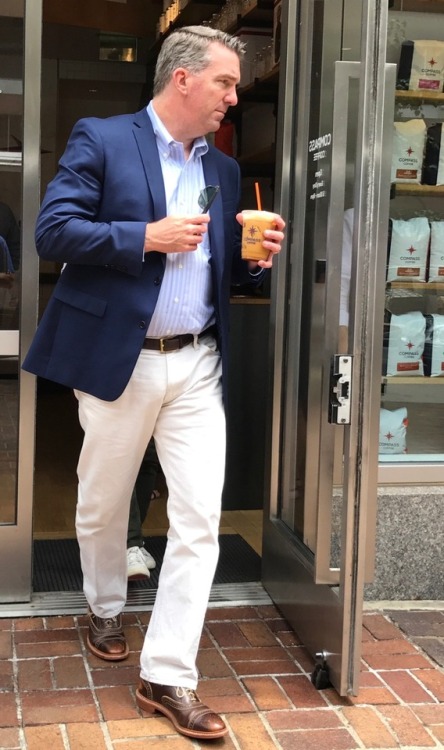 daddiesonthego: Coffee Shop Daddy grabbing a cold brew to jump start his day.