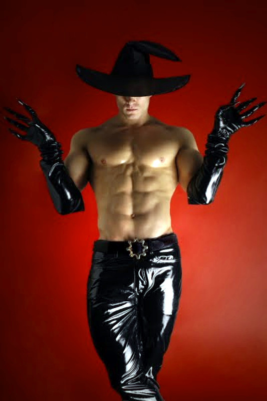 harvzilla:  HALLOWEEN SEASON APPROACHES. here are a bunch of photos I saved last