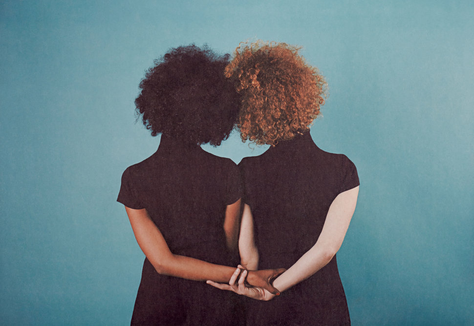 bobbycaputo:    Mesmerizing Photos Of Twins Show Us What The Closest Bond Looks LikeIn