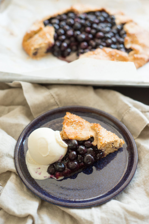 vtasty:  vTasty- Visually Tasty Food Blog Blueberry Crostata via Tumblr