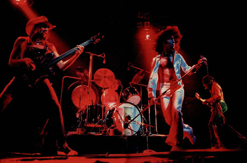 Bad Company live 1975Boz Burrell, Simon Kirke, Paul Rodgers and Mick Ralphs