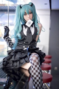 scandalousgaijin:  Hatsune Miku - Hayari