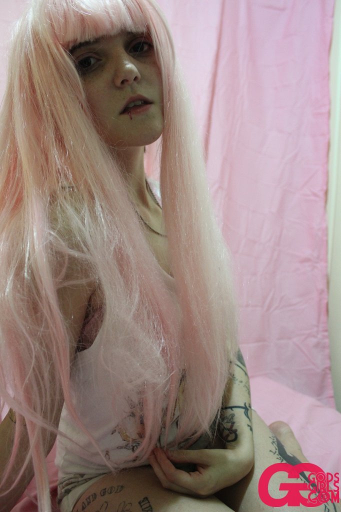 thestaceybeth:  Pinks, and oranges, and silvers, oh my!New sets from Kvlt and Vex