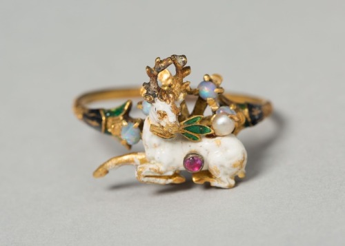 aic-armor:Stag with Herb Branch Mounted as a Ring, 1567, Art Institute of Chicago: Arms, Armor, Medi