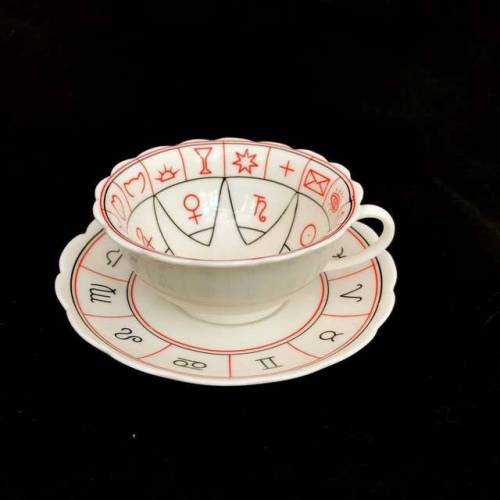 figdays:Vintage Fortune Telling Cup and Saucer //TwoTimeVintage 