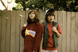 pjtime:    Ah, summer vacation. A time for leisure, recreation, and just taking her easy. Unless you’re me.  twins cosplaying twins what more could you want Dipper | Mabel 