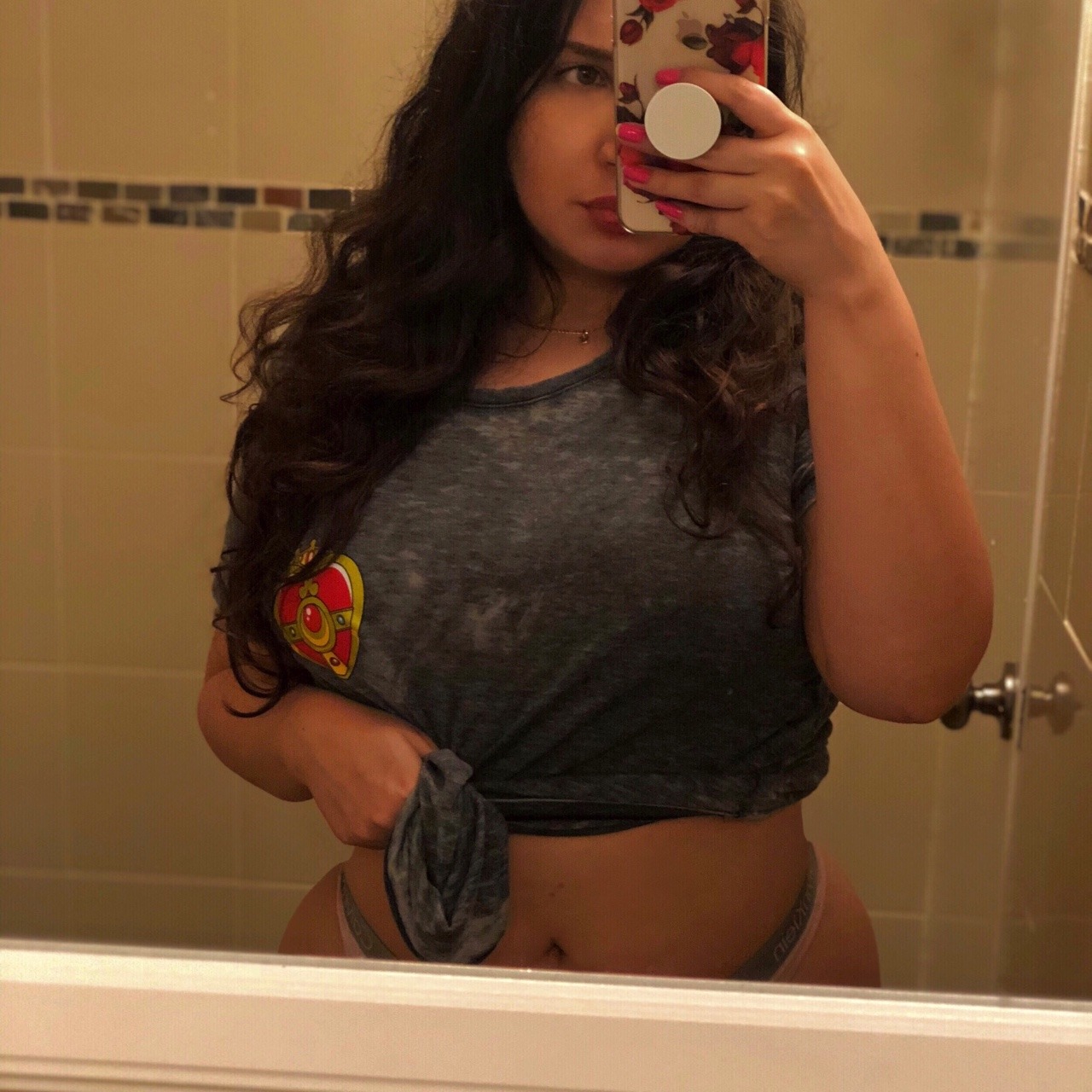 madspicy:  This shirt shoulda been a crop top