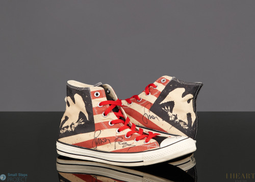 Small Steps Project　Simon Pegg shoe donation 2015“I’ve always loved converse all stars a