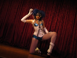 zoetica:  I’m modeling for the very first session of Dr. Sketchy’s Galway on March 8th and the theme is Alien Invasion, so I was tempted to find these photos from an LA Sketchy’s session, when i was a blue-haired Barbarella. Costuming’s going