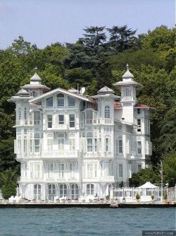 steampunktendencies:  Ahmet Afif Paşa Yalısı (Waterfront Mansion) | Istanbul, Turkey. Built between 1900 - 1910. Architect : Alexandre Vallaury 