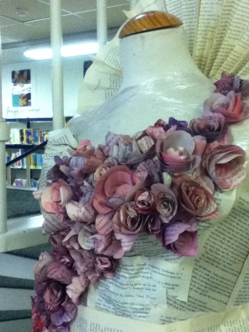 394morebooks:  I’m completely in love with this dress I found in my school library made entirely from book pages, ugh how do you art 