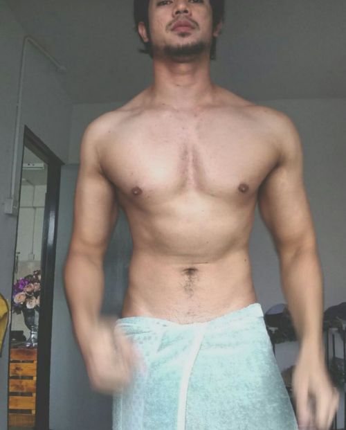 b1007: qiqi1985: Instagram: Aman_Hamid88 Bottom? Sedap bhaiiiii..padu siakkkkk!!! Dia ni bkn ke wedd