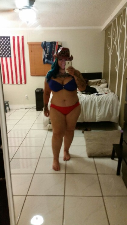 berettabeauty:  I’m not at all a small girl but that’s not going to keep me from rocking whatever Bathing suit i want this year!  blue top, red bottom, rebel flag cowboy hat. ‘Merica 