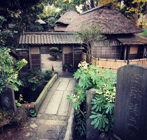 ＼おにわさん更新情報／ ‪[ 神奈川県大磯町 ] 鴨立庵 Shigitatsuan, Oiso, Kanagawa の写真・記事を更新しました。 ーー国道１号線に突如現れる江戸時代から続く草庵は、#日