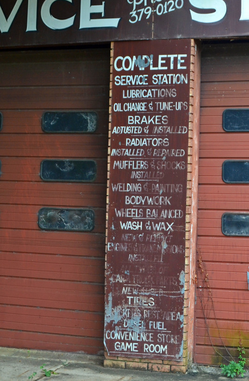 The abandoned Jefferson Service Station in Boyce, Louisiana, was definitely a complete service facil