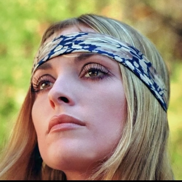 Some of my absolute favorite photos of Sharon taken at Joshua Tree National Park🌻💛
Via @polanskisharontate on Instagram🌻