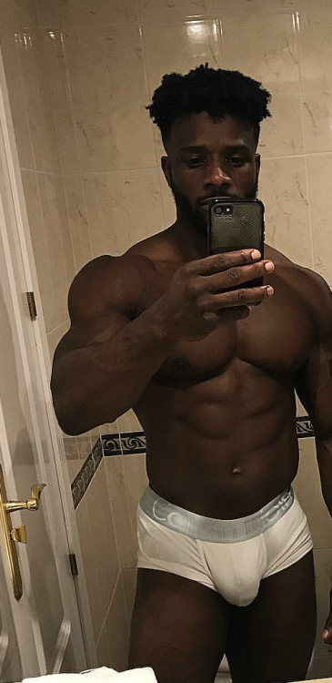 Sex thickasawrist:  Bulge matches the bulk  Yes pictures