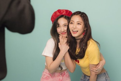 180410 — Twice x Naver Starcast Jacket Behind A (4)