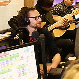 thehumming6ird:Tom Hiddleston showing his appreciation of Jax Jones/Years & Years (and practisin