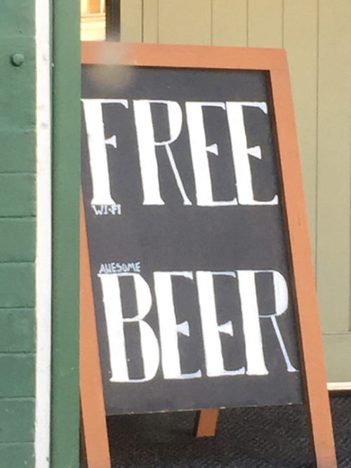 srsfunny:  I’m Sold, Oh Wait A Minutehttp://srsfunny.tumblr.com/