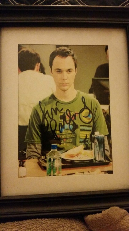 I’m Selling a few of my autographed pictures this one is of Sheldon Cooper from the Big Bang Theory 