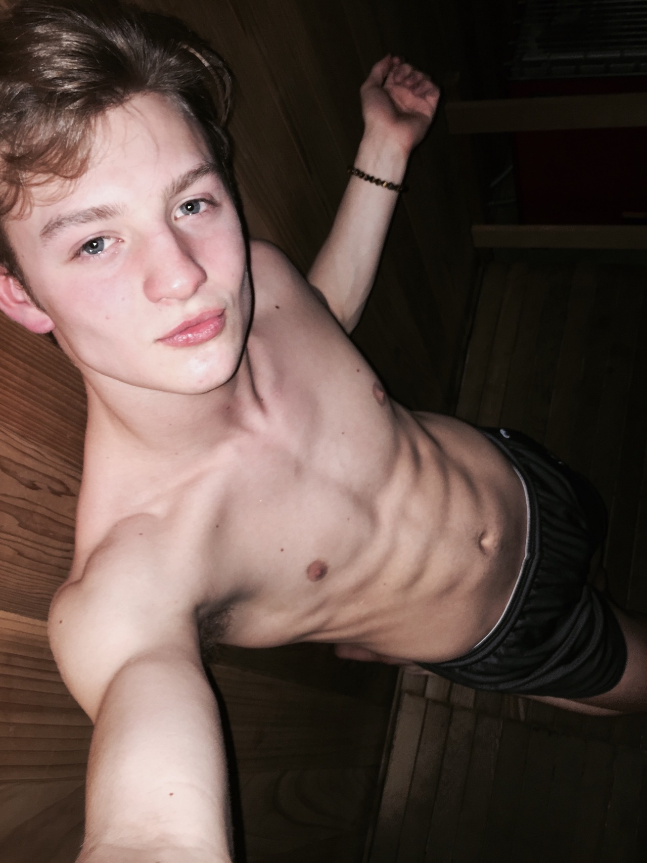a-mericanteen:  the American Teen 