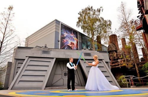 Disney weddings always have the best setting. From Repunzel’s tower to the Tower of Terror Hot