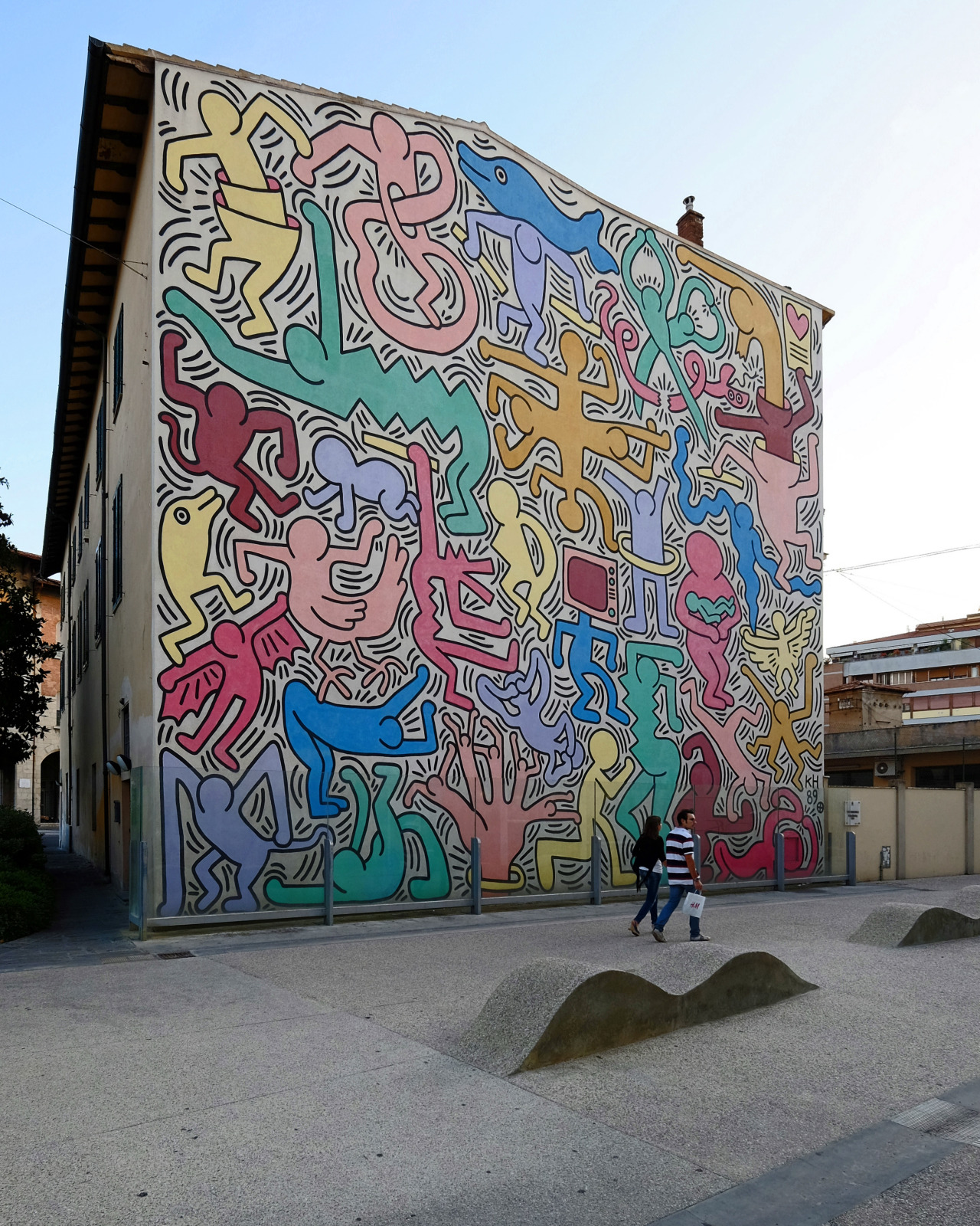 scavengedluxury:Keith Haring’s final public work, “Tuttomondo”. Pisa, June