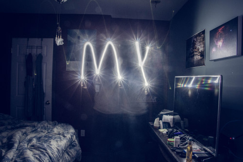 magnetoismydad:  look at these amazing light paintings I made