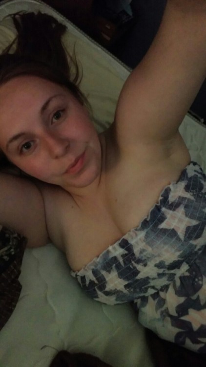 chellybean7107: Woops my titty slipped out