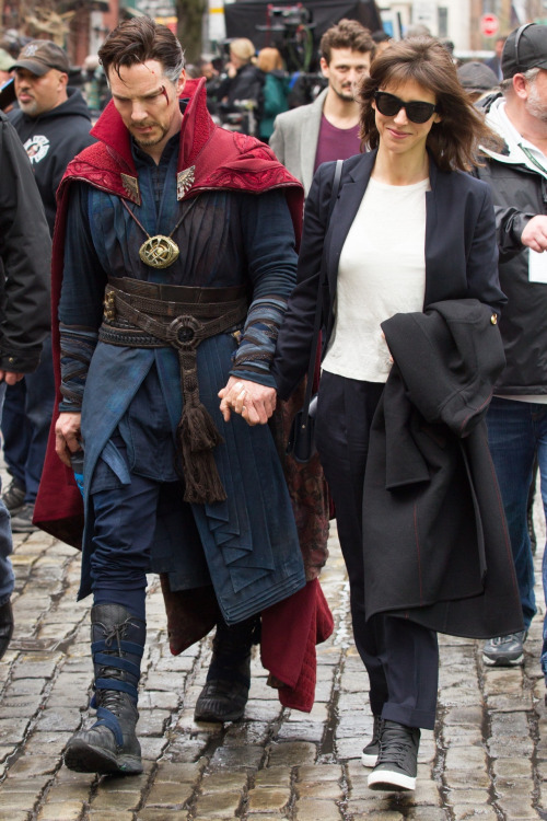 sophiehuntercentral:Sophie Hunter with husband Doctor Strange Benedict Cumberbatch on-set in New Yor