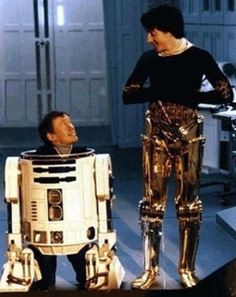 fuckyeahstarwars:Kenny Baker, the man who brought R2-D2 to life, has died at 83. May the Force be wi